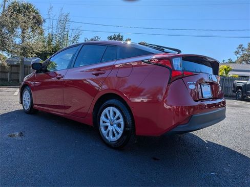 Used 2019 Toyota Prius LE image 6