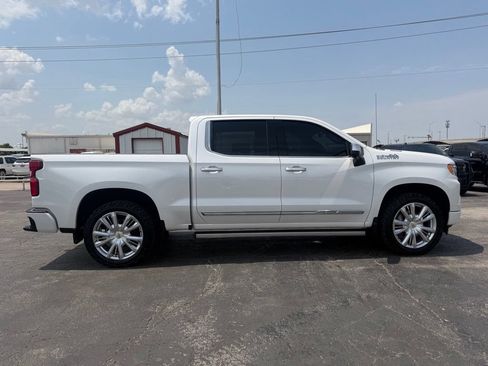 Used 2024 Chevrolet Silverado 1500 High Country AWD/4WD image 4