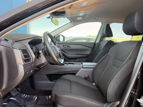 Used 2025 Nissan Rogue S FWD image 16