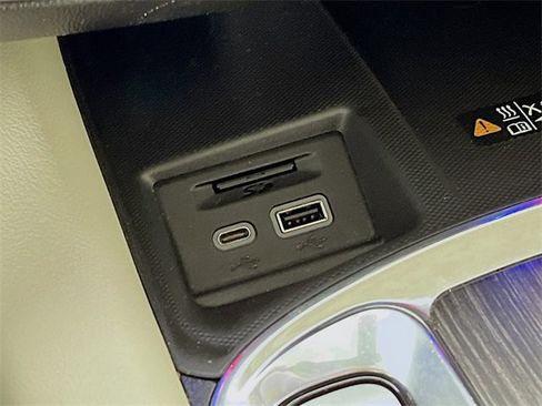 Used 2023 Buick Enclave Avenir w/ Avenir Technology Package image 21