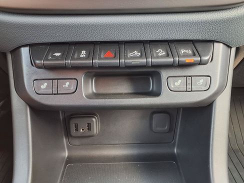 Used 2020 Chevrolet Colorado Z71 AWD/4WD image 10