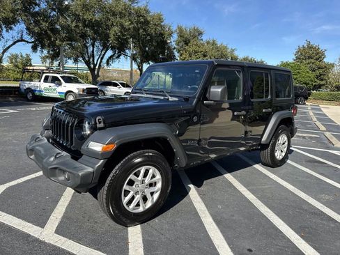 Used 2023 Jeep Wrangler Sport S image 5