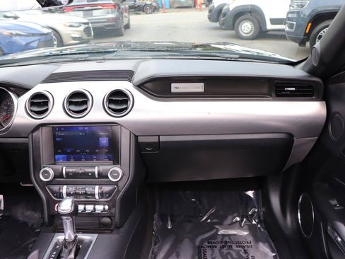 Used 2022 Ford Mustang GT Premium RWD image 18
