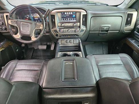 Used 2018 GMC Sierra 2500 Denali w/ Duramax Plus Package AWD/4WD image 17