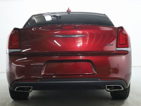 Used 2022 Chrysler 300 Touring w/ Sport Appearance Package image 40