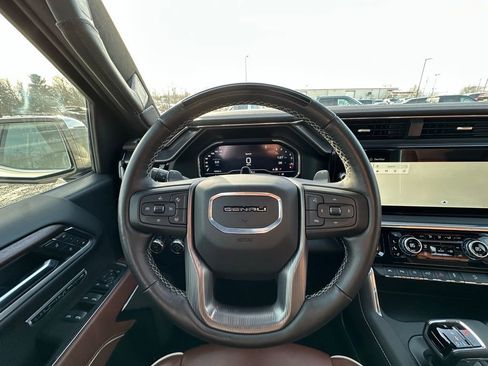 Used 2025 GMC Sierra 1500 Denali Ultimate AWD/4WD image 10