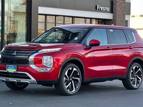 New 2025 Mitsubishi Outlander SE image 9