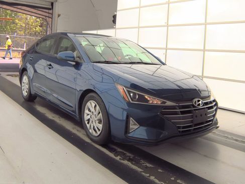 Used 2020 Hyundai Elantra SE FWD image 6