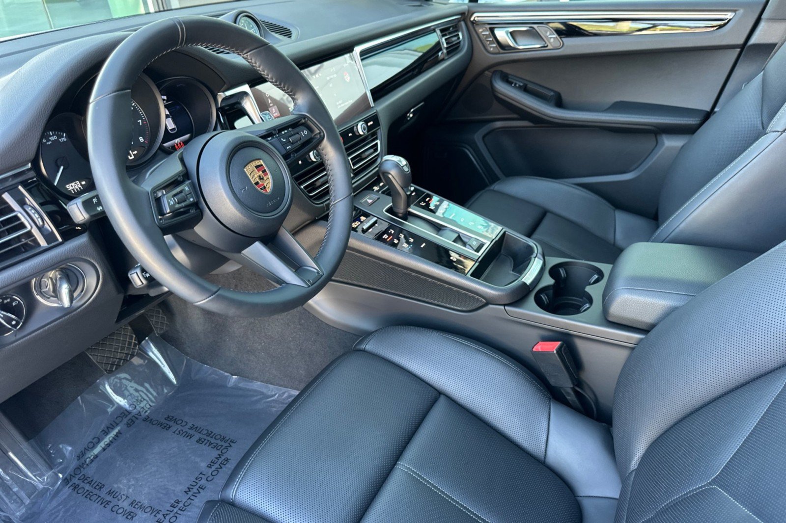 Used 2026 Porsche Macan AWD/4WD image 4