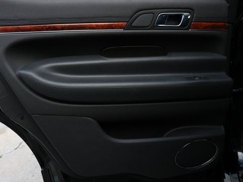 Used 2019 Lincoln MKT AWD image 33