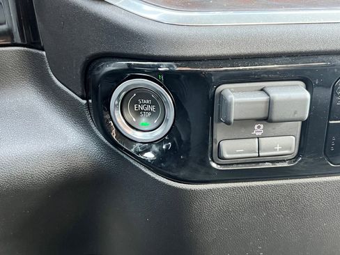 Used 2026 GMC Sierra 1500 SLT image 33