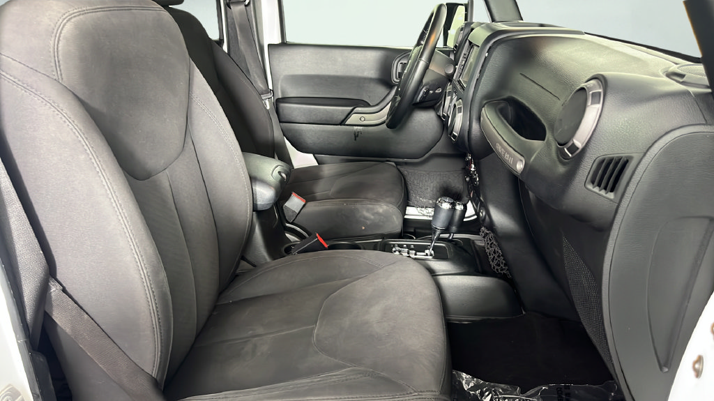 Used 2018 Jeep Wrangler Unlimited Sport S AWD/4WD image 21