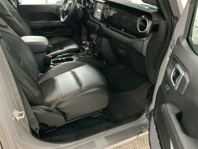 Used 2023 Jeep Wrangler Unlimited Sahara AWD/4WD image 21
