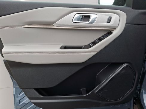 New 2026 Ford Explorer Active w/ Active Comfort Package image 15