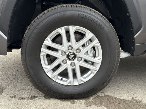 New 2025 Toyota Tundra SR5 AWD/4WD image 38