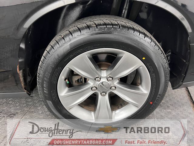 Used 2016 Dodge Challenger SXT RWD image 24