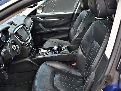 Used 2016 Maserati Ghibli RWD image 11