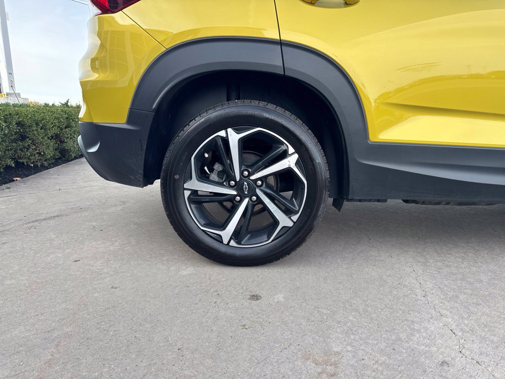 Used 2023 Chevrolet TrailBlazer RS w/ Sun and Liftgate Package AWD/4WD image 13