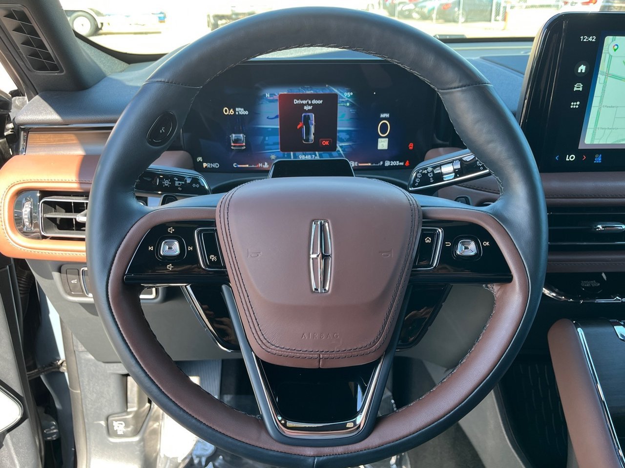 Used 2026 Lincoln Aviator Reserve w/ Luxury Package RWD image 18