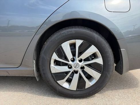 Used 2024 Nissan Altima 2.5 S FWD image 30