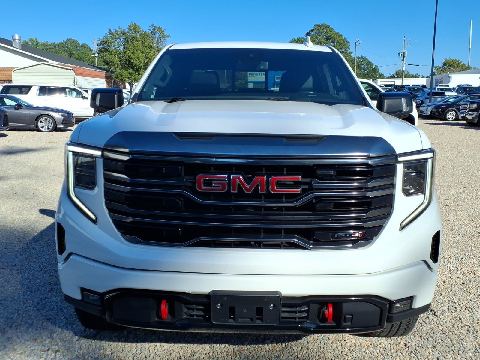 Used 2022 GMC Sierra 1500 AT4 w/ AT4 Preferred Package AWD/4WD image 2