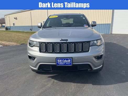 Used 2021 Jeep Grand Cherokee Laredo X image 9