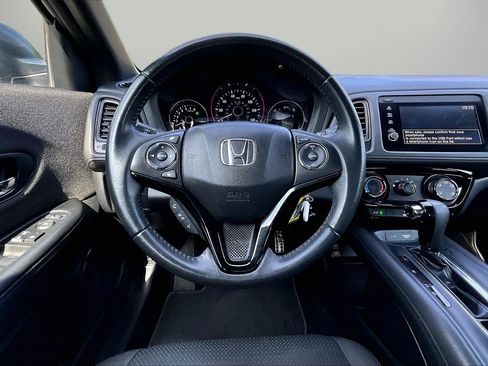 Used 2019 Honda HR-V Sport image 11