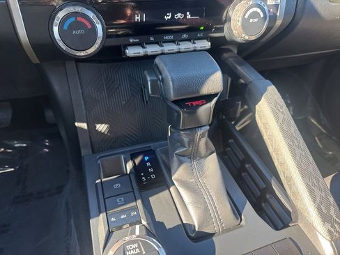 Used 2025 Toyota Tacoma TRD Off-Road image 16