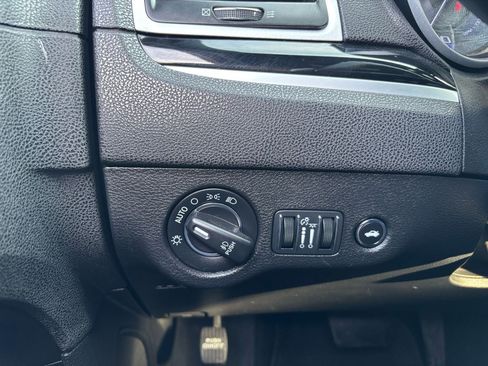 Used 2020 Chrysler 300 S image 29