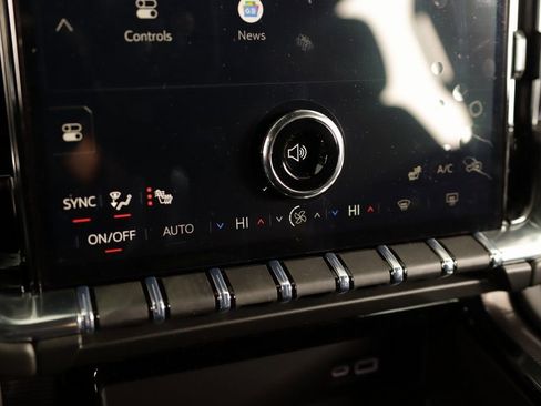 New 2026 GMC Yukon XL Elevation image 18