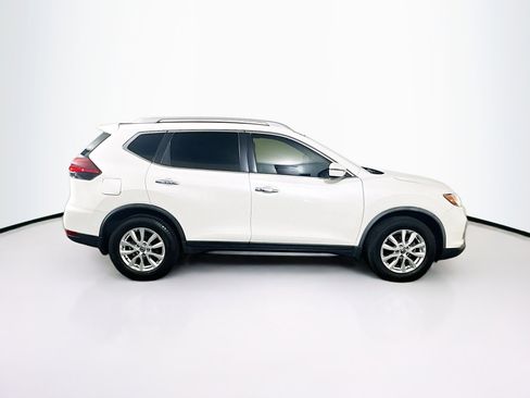 Used 2020 Nissan Rogue SV image 10