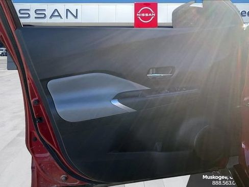 Used 2023 Nissan Kicks SR w/ SR Premium Package FWD image 20