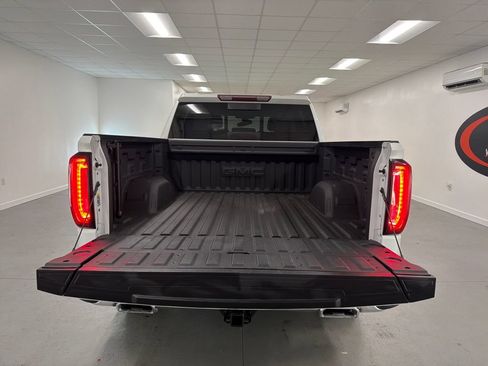 Used 2021 GMC Sierra 1500 SLT w/ SLT Premium Plus Package AWD/4WD image 8