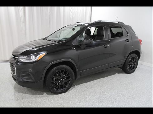 Certified 2022 Chevrolet Trax LT w/ Premium Seat Package image 3