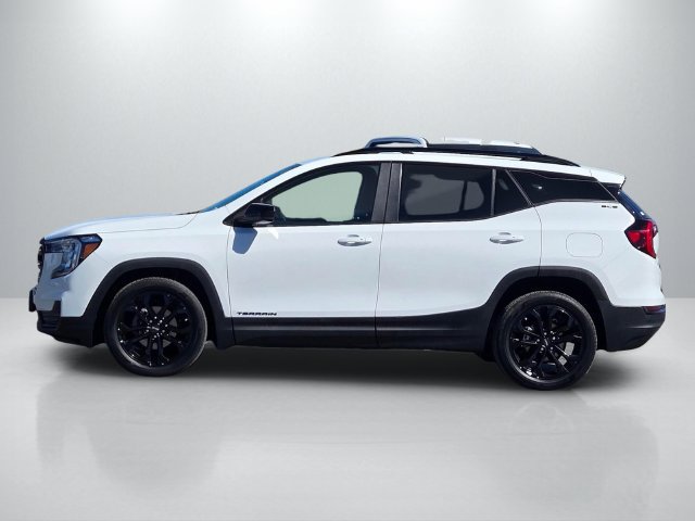 Used 2022 GMC Terrain SLE w/ Driver Convenience Package FWD image 7