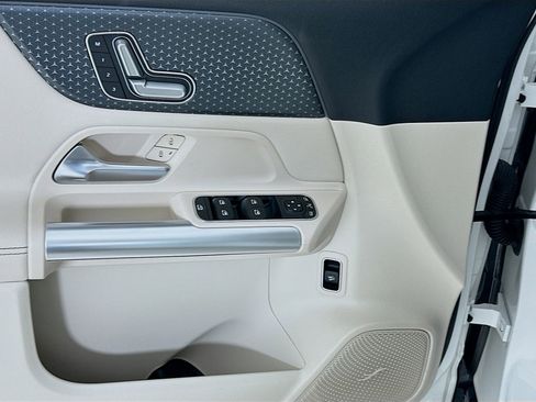 Certified 2025 Mercedes-Benz GLA 250 image 19