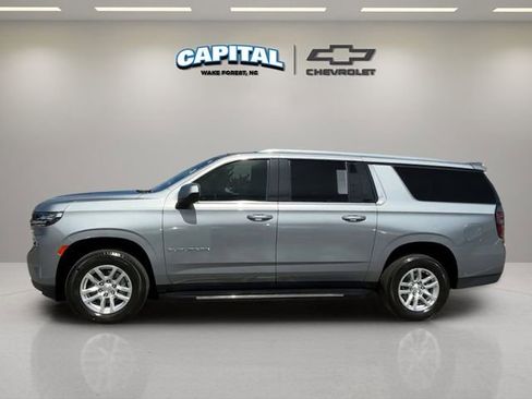 Used 2024 Chevrolet Suburban LT image 2
