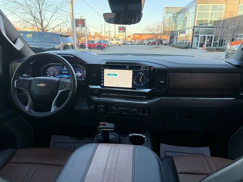 Used 2024 Chevrolet Silverado 1500 High Country w/ Technology Package image 21