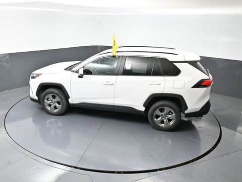 Used 2025 Toyota RAV4 XLE image 18
