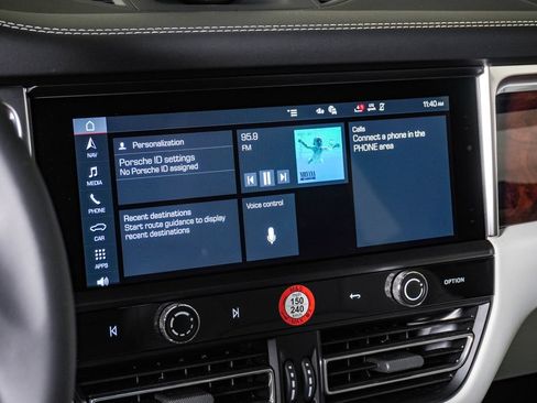 Certified 2026 Porsche Macan AWD/4WD image 22