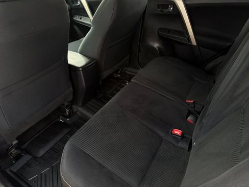 Used 2014 Toyota RAV4 XLE FWD image 10