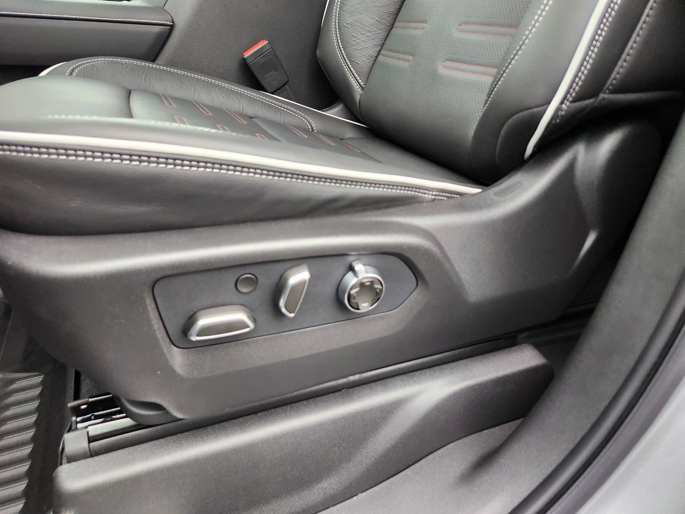 Certified 2026 GMC Sierra 1500 AT4X AWD/4WD image 26