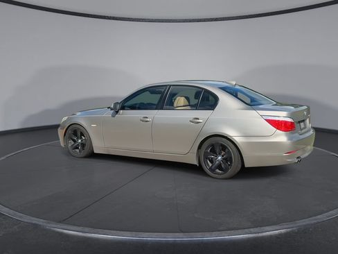 Used 2010 BMW 528i Sedan RWD image 6