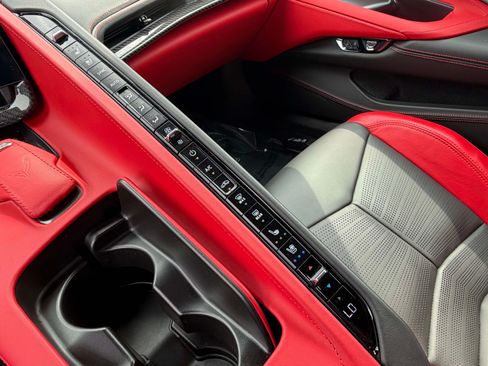 Used 2025 Chevrolet Corvette Z06 RWD image 10