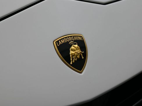 Used 2023 Lamborghini Urus Performante image 13