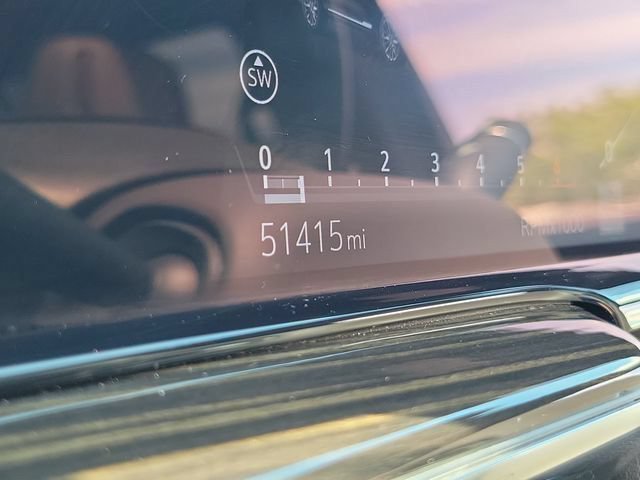 Used 2021 Cadillac Escalade Premium Luxury AWD/4WD image 27