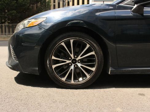 Used 2019 Toyota Camry SE FWD image 22