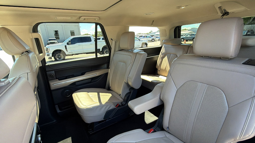 Used 2024 Ford Expedition Limited AWD/4WD image 25