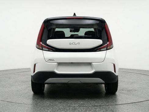 Used 2025 Kia Soul LX w/ LX Technology Package FWD image 7