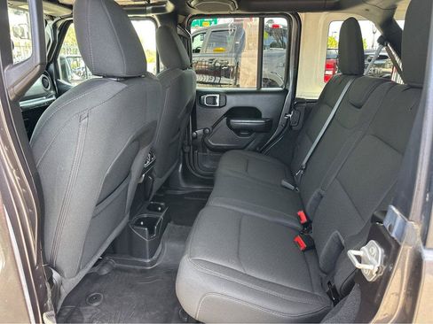 Used 2022 Jeep Wrangler Unlimited Sport AWD/4WD image 10